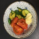 Twitterで話題のキュウリとニンニク、トマトのポン酢漬けの作り方